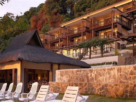 Luxury Beach Resorts in Luzon .